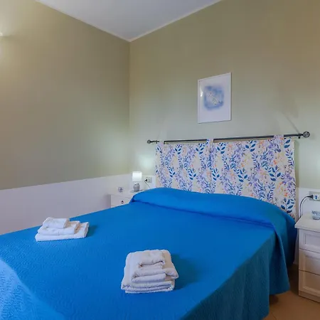 Ciumara West * أفولا